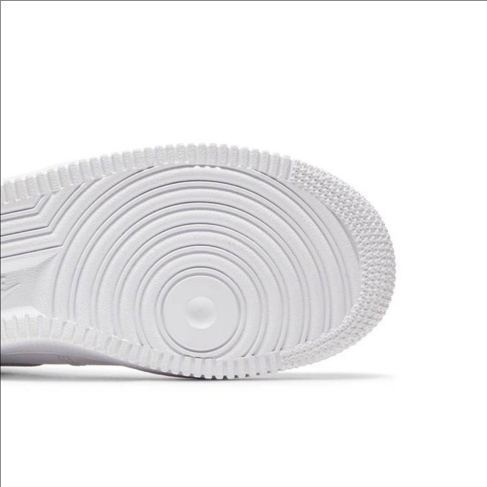 NIKE AIR FORCE 1 '07 MID 'TRIPLE WHITE'
8.5 Women / 7Y Men - Picture 5 of 9